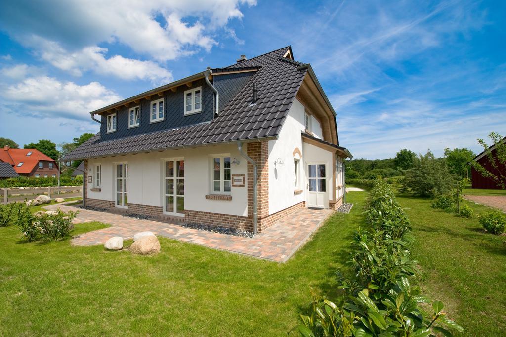 "Gutshofhaeuser" Ferienhaeuser Pendorf Sellin  Buitenkant foto